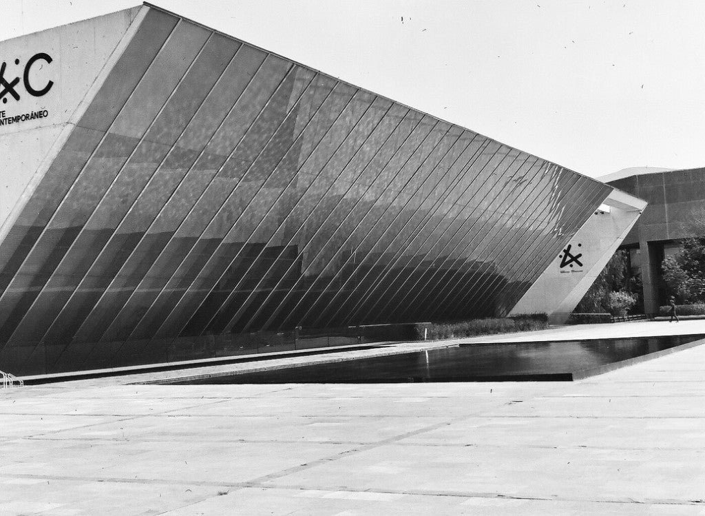Lucky SHD 400 BW Film Sample Photos (120 B&W) | UNAM Campus, Mexico City