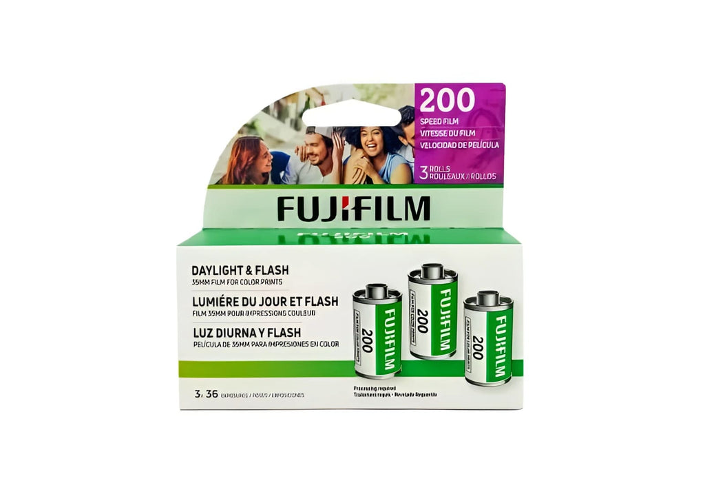Fujifilm 200-speed 35mm color film for daylight and flash, packaged in a green and white box with three rolls visible.