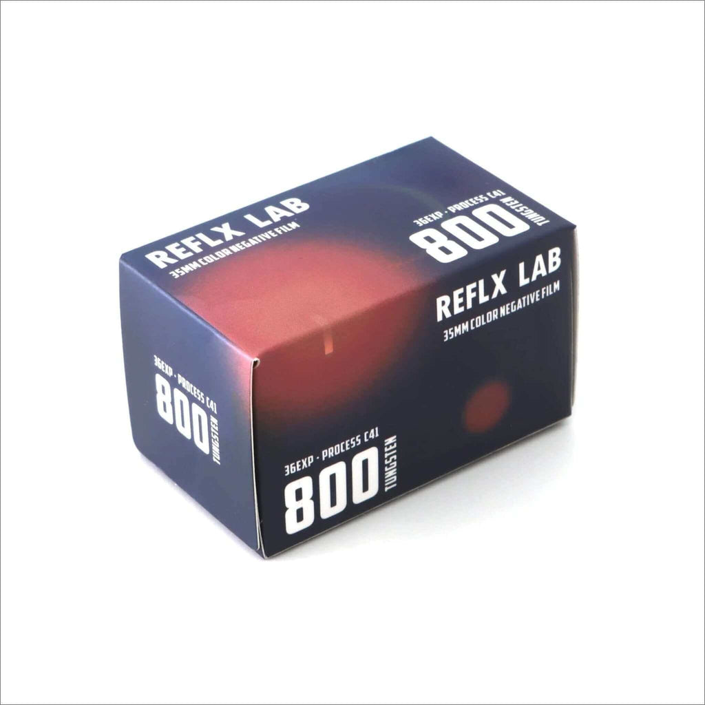 Dark blue rectangular box of reflex lab 35mm color negative film, model 800 with a gradient red-orange design.